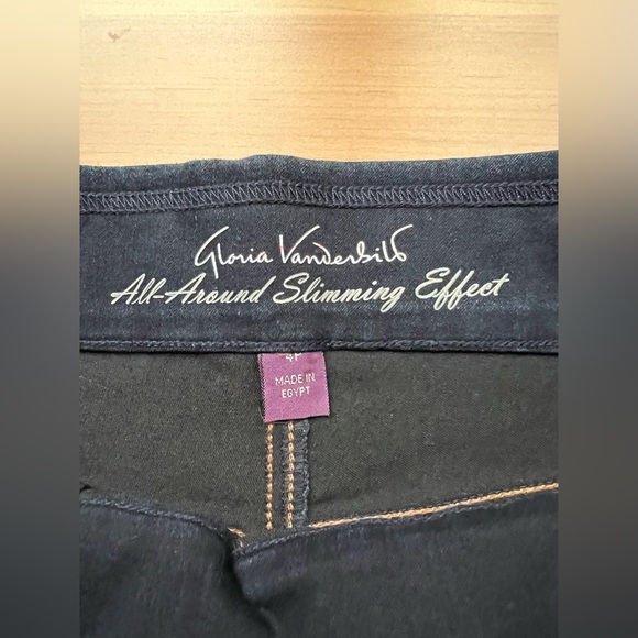 Gloria Vanderbilt- Avery Straight Women’s Jeans /Pull On / Color Liverpool Wash - Picture 4 of 11